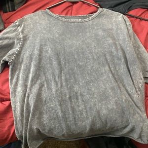 plain gray cropped shirt